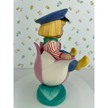Load image into Gallery viewer, Disney WDCC It&#39;s A Small World Holland Tulpenjongen Boy with Tulip
