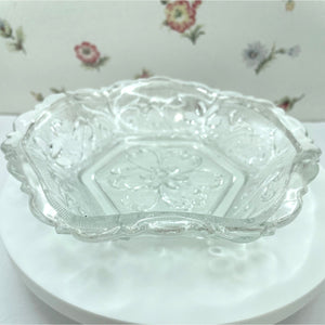 Vintage Indiana Glass Tiara Sandwich Glass Daisy Design Candy Dessert Dish