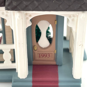 Hallmark Keepsake Cozy Home Collectors Series 1993 Christmas Ornament  #10