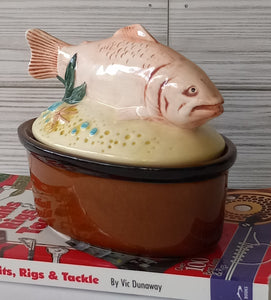 Baking Dish with Fish Beach Scene Top from Sigma the TasteSetter 1983