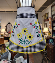 Load image into Gallery viewer, Hand-made Cotton Black and White Gingham and Daisy Half-Apron