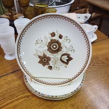 Load image into Gallery viewer, Royal China Cavalier USA Nutmeg Pattern 10&quot; Chop Plate