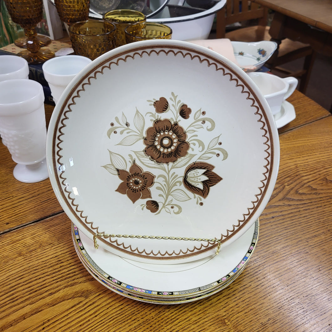 Royal China Cavalier USA Nutmeg Pattern 10