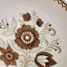 Load image into Gallery viewer, Royal China Cavalier USA Nutmeg Pattern 10&quot; Chop Plate