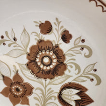 Load image into Gallery viewer, Royal China Cavalier USA Nutmeg Pattern 10&quot; Chop Plate