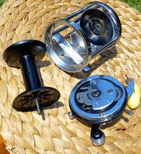 Load image into Gallery viewer, Penn Surfmaster 200 Reel with Box, Saltwater Fishing Gear