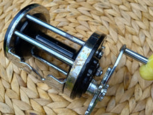 Load image into Gallery viewer, Penn Surfmaster 200 Reel with Box, Saltwater Fishing Gear