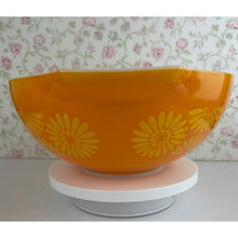 Load image into Gallery viewer, Vintage Pyrex Daisy Cinderella Bowl #444, Orange Handled Mixing Bowl