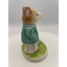 Load image into Gallery viewer, Meadow Mouse 1852 by Napcoware Porcelain Figurine, Made in Korea