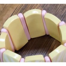 Load image into Gallery viewer, 1980&#39;s Expandable Thermoset Vintage Zebra Pink and Tan Bracelet