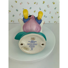 Load image into Gallery viewer, Disney WDCC It&#39;s A Small World Holland Tulpenjongen Boy with Tulip