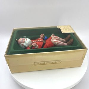 Hallmark Keepsake Ornament - Old Fashioned Santa Christmas Decoration