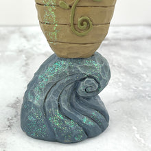 Load image into Gallery viewer, Kurt Adler Noah&#39;s Ark Angel Heights Skinny Figurine Noah and Friends Decoration