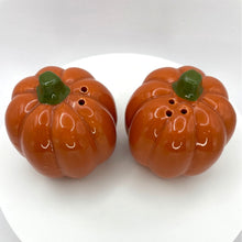 Load image into Gallery viewer, Vintage Ceramic Fall Thanksgiving Pumpkin Salt and Pepper Shaker Set