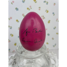 Load image into Gallery viewer, 2003 George W. Bush &amp; Laura Bush Easter Egg Roll Commemorative White House Easter Egg