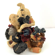 Load image into Gallery viewer, Boyds Bears Bessie the Santa Cow Boyds Collection Merry Chrismoos 1994 No 2239