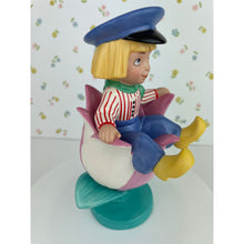 Load image into Gallery viewer, Disney WDCC It&#39;s A Small World Holland Tulpenjongen Boy with Tulip