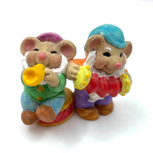 Load image into Gallery viewer, Hallmark Merry Miniatures Snow White Merry Dwarfs, Collection of Charms 3 Pieces