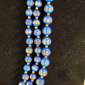 Vintage Triple Strand Moonglow Necklace - Elegant Retro Pearlescent Beaded Statement Jewelry