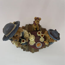 Load image into Gallery viewer, Boyd&#39;s Bears Private Issue F.O.B Collector&#39;s Edition - Catherine &amp; Catilin Berriweather with Little Scruff