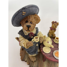 Load image into Gallery viewer, Boyd&#39;s Bears Private Issue F.O.B Collector&#39;s Edition - Catherine &amp; Catilin Berriweather with Little Scruff
