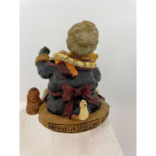 Load image into Gallery viewer, Boyd&#39;s Bears Carvers Choice - Mrs. C with Bobbin, As Good as New