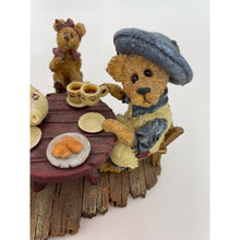 Load image into Gallery viewer, Boyd&#39;s Bears Private Issue F.O.B Collector&#39;s Edition - Catherine &amp; Catilin Berriweather with Little Scruff