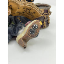 Load image into Gallery viewer, Boyds Bears - Prissy La Vogue Slave to Fasion, The Boyds Collection