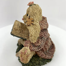 Load image into Gallery viewer, Boyds Bears - Daphne...The Reader Hare, The Boyds Collection 1993
