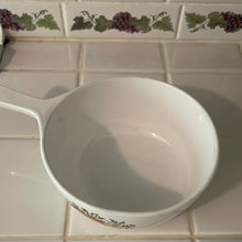Load image into Gallery viewer, Corning Ware Spice of Life, La Marjolaine Stove Top Pot with Handle
