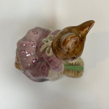 Load image into Gallery viewer, Vintage Beatrix Potter&#39;s Hunca Munca Sweeping, Royal Albert Figurine