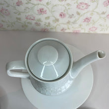 Load image into Gallery viewer, Vintage Mitterteich Bavaria Tea Set, 4 place settings