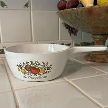 Load image into Gallery viewer, Corning Ware Spice of Life, La Marjolaine Stove Top Pot with Handle