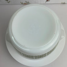 Load image into Gallery viewer, Pyrex Verde Square Green Flowers on White #473 Cinderella Handles Ovenware