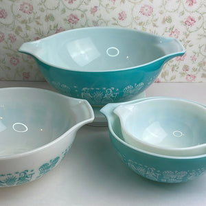 Blue Turquoise and White Pyrex Amish Butterprint Cinderella Mixing Bowls - Set of 4