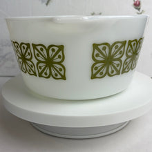 Load image into Gallery viewer, Pyrex Verde Square Green Flowers on White #473 Cinderella Handles Ovenware