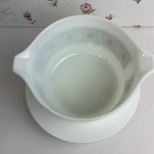 Load image into Gallery viewer, Pyrex Verde Square Green Flowers on White #473 Cinderella Handles Ovenware