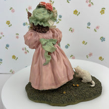 Load image into Gallery viewer, Maud Humphrey Bogart Playful Companions Figurine - 1992 Collector&#39;s Club No M0003