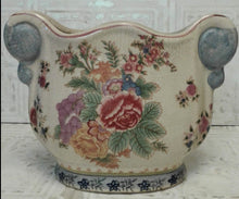 Load image into Gallery viewer, Magnani Pottery Vase with Crackle Finish