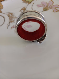 Vintage Felt Lined Silver Plate Napkin Ring Heavily Embossed with Leaf and Grapes