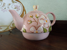 Load image into Gallery viewer, Vintage Apple Blossom Teapot