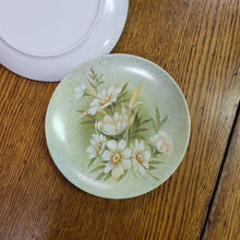Load image into Gallery viewer, Vintage Oneida Melamine Floral Plates