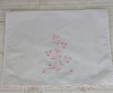 Load image into Gallery viewer, Pink Eyelet Napkins
