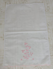 Load image into Gallery viewer, Pink Eyelet Napkins