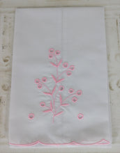 Load image into Gallery viewer, Pink Eyelet Napkins