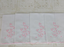 Load image into Gallery viewer, Pink Eyelet Napkins