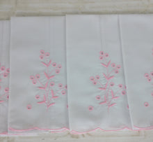 Load image into Gallery viewer, Pink Eyelet Napkins