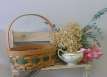 Load image into Gallery viewer, Rochelle Eggshell Nautilus Creamer by Homer Laughlin