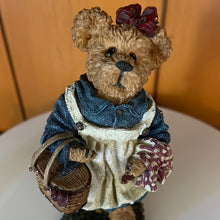 Load image into Gallery viewer, Boyds Bears Molly B Berriweather...Teddy Bedar&#39;s Picnic Collectible Figurine