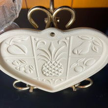 Load image into Gallery viewer, Pampered Chef Cookie Mold - Hospitality Heart, Family Heritage Stonware